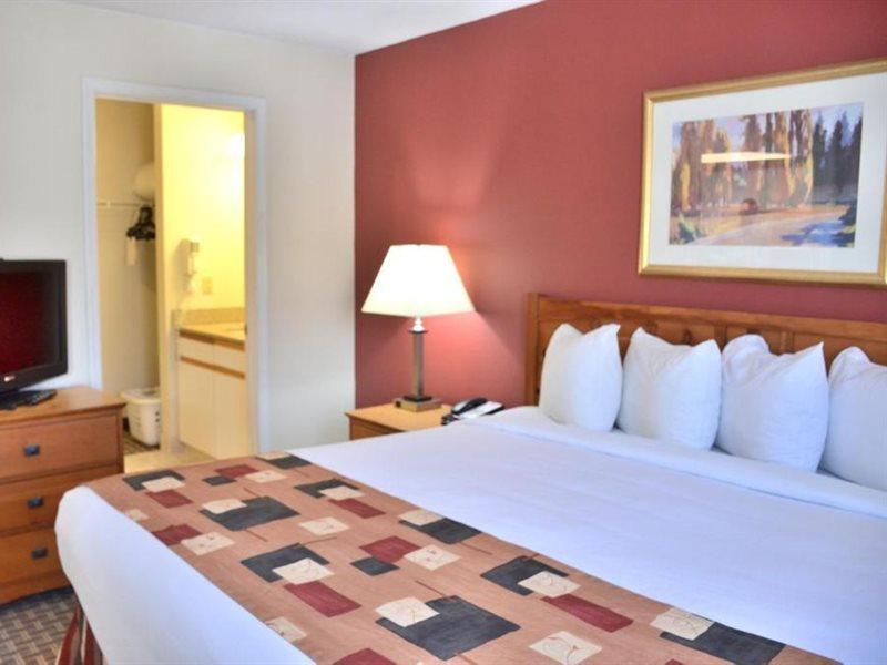 איסט סירקיוז Cresthill Suites Syracuse מראה חיצוני תמונה